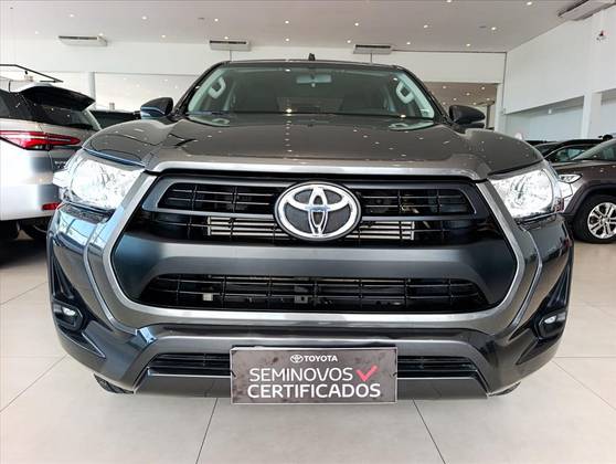TOYOTA HILUX 2.8 D-4D TURBO DIESEL CD SR 4X4 AUTOMÁTICO